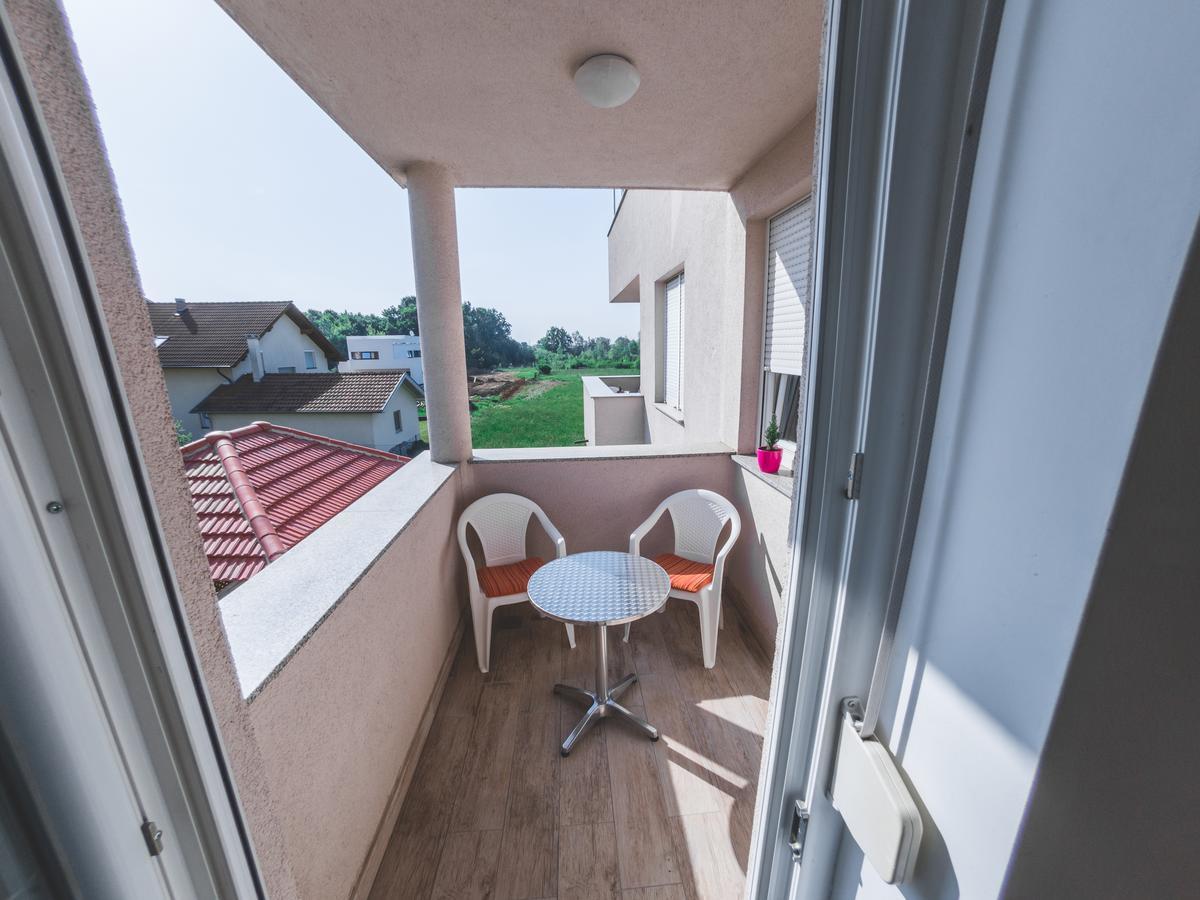 Apartment Daphnia Загреб Екстериор снимка