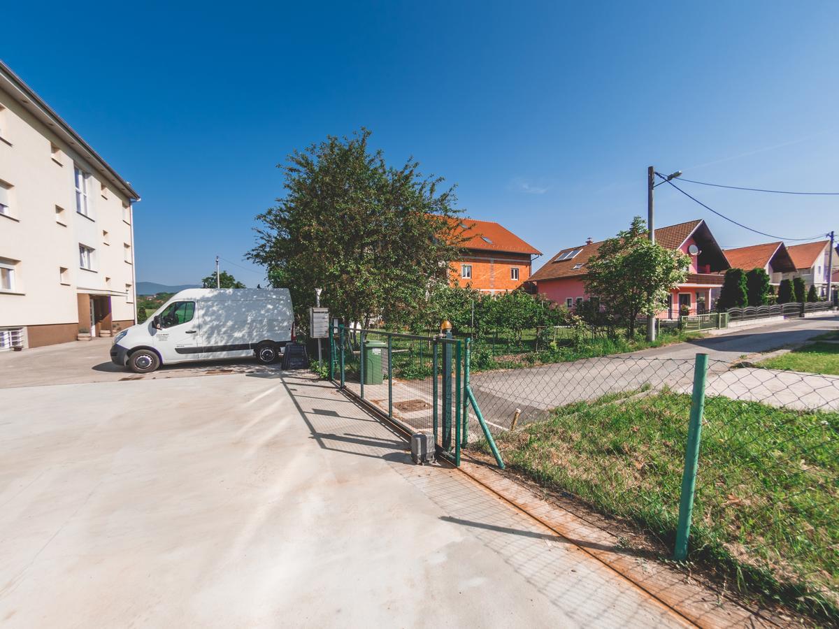 Apartment Daphnia Загреб Екстериор снимка