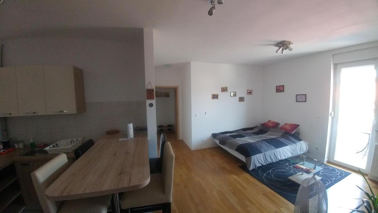 Apartment Daphnia Загреб Екстериор снимка