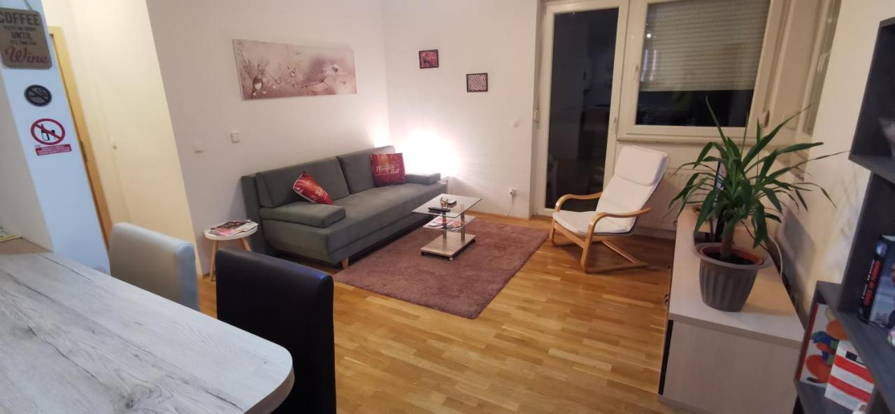 Apartment Daphnia Загреб Екстериор снимка
