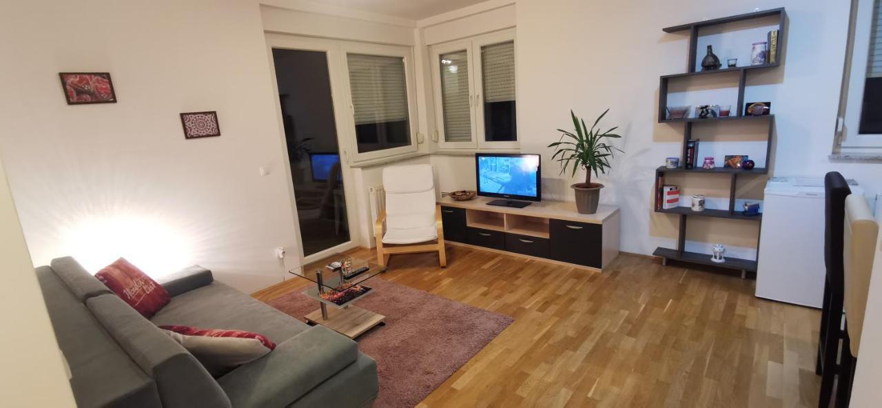 Apartment Daphnia Загреб Екстериор снимка
